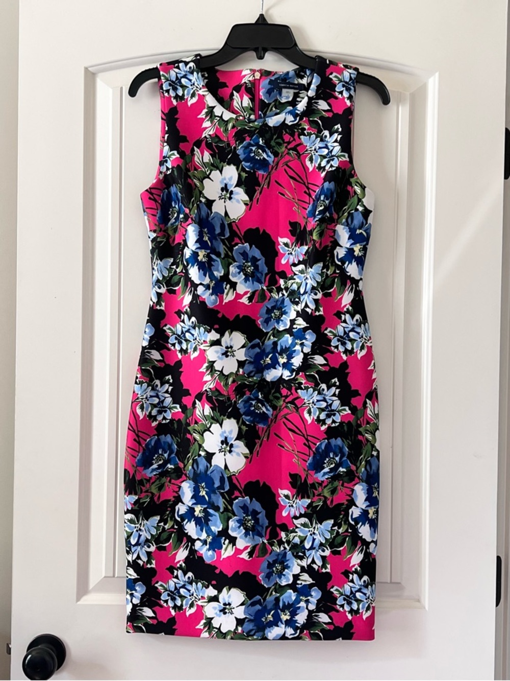 Tommy Hilfiger Women’s Size 6 Floral Scuba Dress Sleeveless Pink‎ Blue Sheath